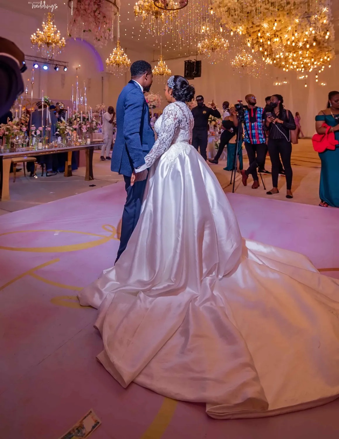 Classy Plus Size Beaded Wedding Dresses Square Neck Bridal Gowns Lace Long Sleeves A Line Sweep Train Satin Vestido De Novia YD