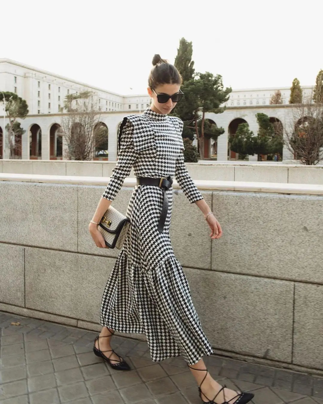 Elegant Contrasting Checkered Pattern Long Dress Women Fashion O Neck Long Sleeve Pleated Dresses Spring Autumn Lady Streetwear 240117