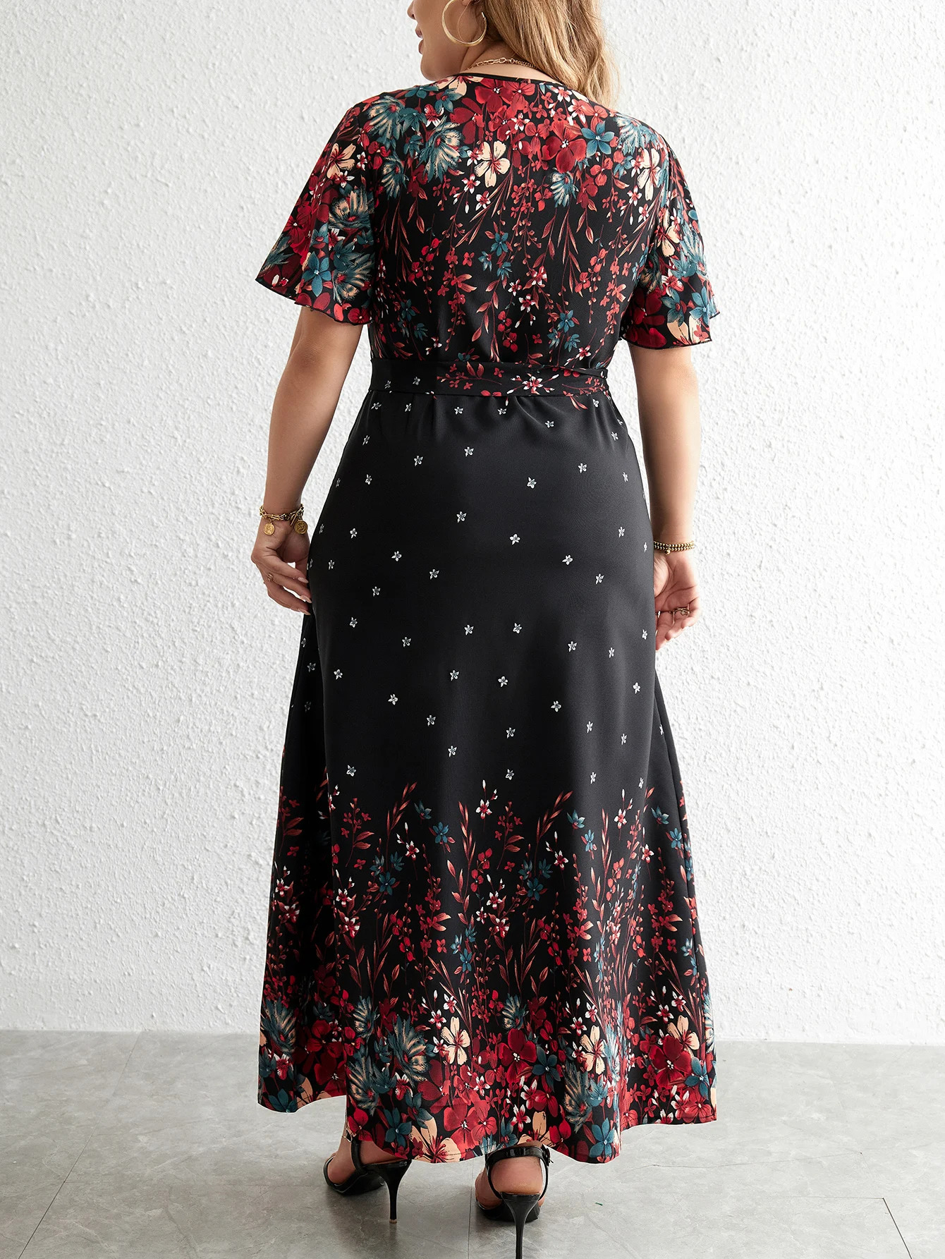 Plus Size Casual Dress Woman 2023 Summer V Neck Short Sleeve Floral Print Long Black Curvy Women Clothing 240116