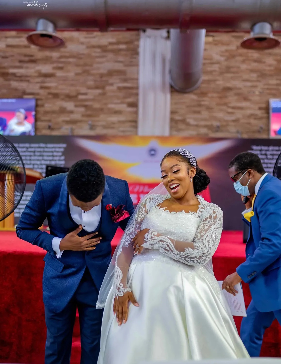 Classy Plus Size Beaded Wedding Dresses Square Neck Bridal Gowns Lace Long Sleeves A Line Sweep Train Satin Vestido De Novia YD