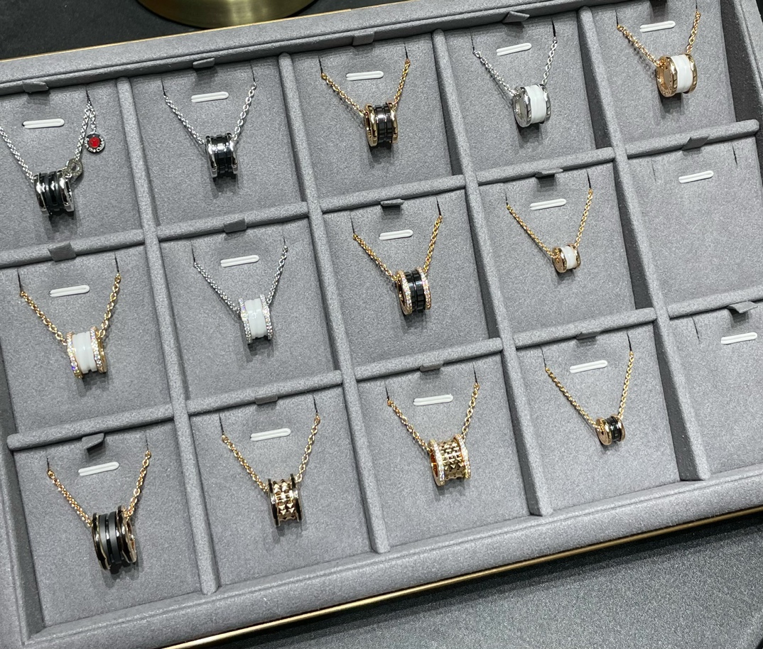 Designer necklace Designer Jewelery Pendant 5A quality for Women Classic Black Circle bulgarily Necklaces Diamonds New 2024