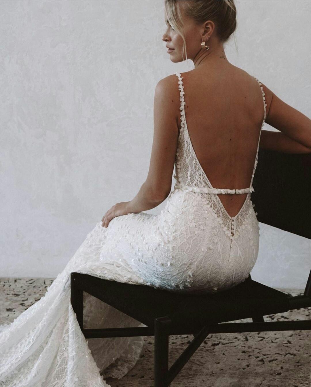 Fashion Spaghetti Straps Mermaid Wedding Dresses Lace Sequins Bridal Gowns Backless Illusion Bride Sweep Train Dresses Custom Made