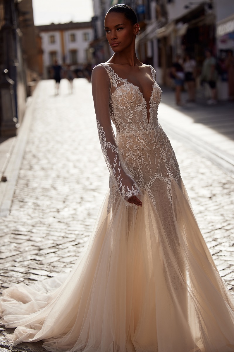 Graceful Mermaid Beaded Wedding Dresses Backless Lace Bridal Gowns Long Sleeves Sheer Plunging Neckline Sweep Train Tulle Vestido De Novia