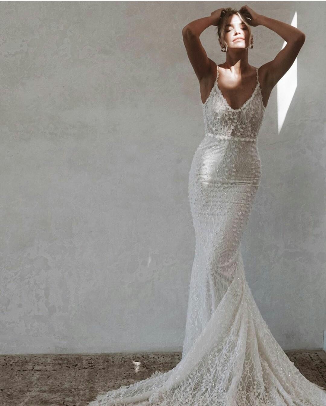 Fashion Spaghetti Straps Mermaid Wedding Dresses Lace Sequins Bridal Gowns Backless Illusion Bride Sweep Train Dresses Custom Made