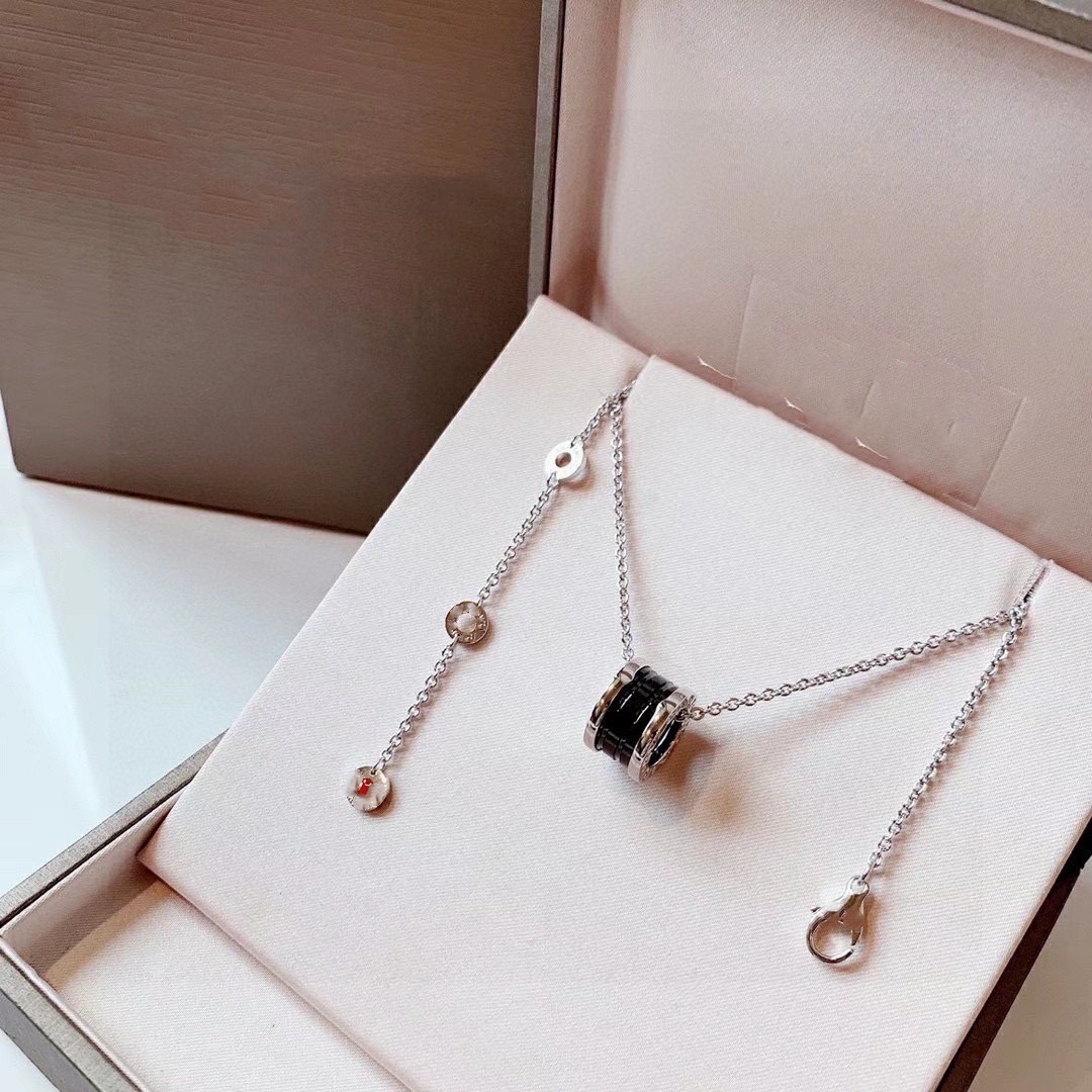 Designer necklace Designer Jewelery Pendant 5A quality for Women Classic Black Circle bulgarily Necklaces Diamonds New 2024