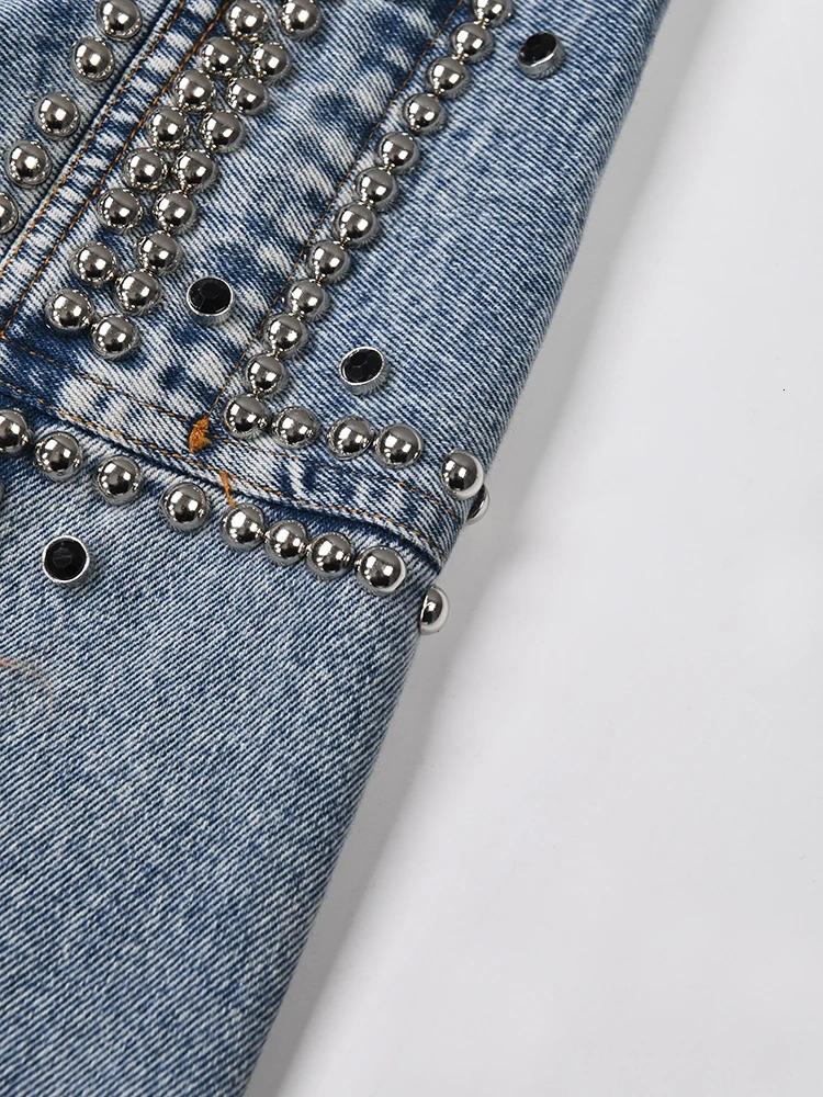 EAM Loose Fit Blue Denim Rivet Short Cool Jacket Lapel Long Sleeve Women Coat Fashion Spring Autumn 2024 1DE828105 240117