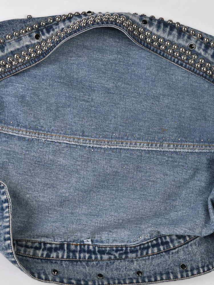 EAM Loose Fit Blue Denim Rivet Short Cool Jacket Lapel Long Sleeve Women Coat Fashion Spring Autumn 2024 1DE828105 240117