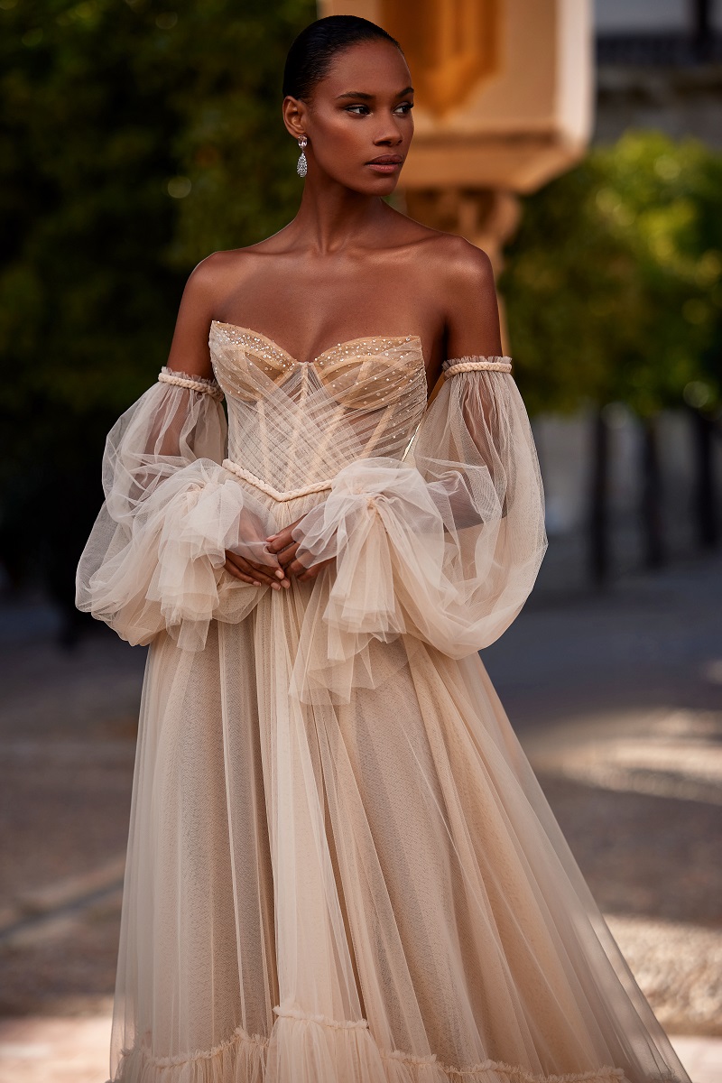 Champagne Beaded Wedding Dresses Strapless Neckline Bridal Gowns Long Sleeves A Line Pleated Sweep Train Tulle Vestido De Novia
