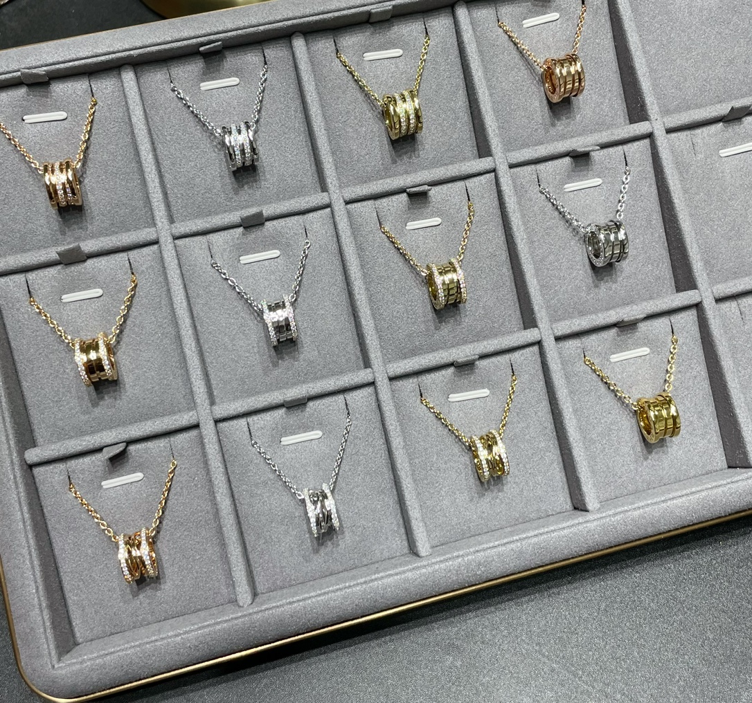 Designer necklace Designer Jewelery Pendant 5A quality for Women Classic Black Circle bulgarily Necklaces Diamonds New 2024