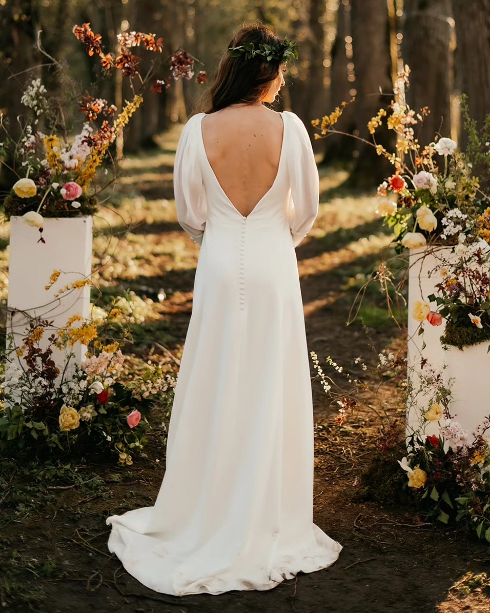 Elegant Satin Wedding Dresses V Neck Long Sleeve Bridal Gowns Sweep Train A Line Beach Boho Bride Dress Vestidos De Noiva