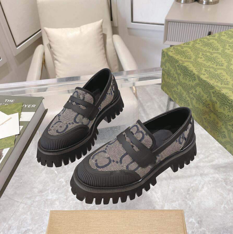 Designer Shoe Men Women Casual With Black Leather Shoes Increase Platform Sneakers Cloudbust Classic Patent Matte Loafers Trainers