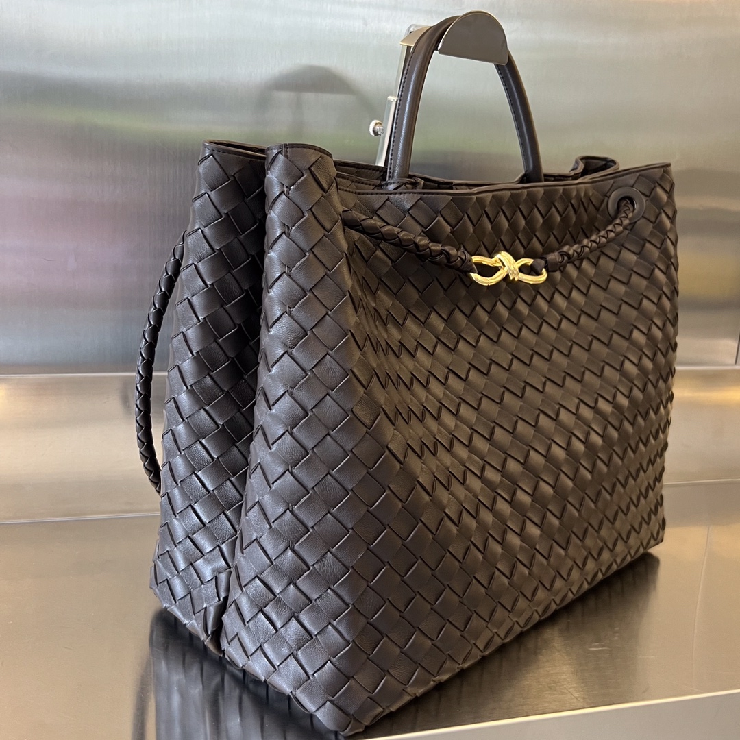 2025 Designer Buckle woven Handbag Intrecciato Leather Braided Womens Portable Shoulder Crossbody Bag Document handbags Purses luxury brand