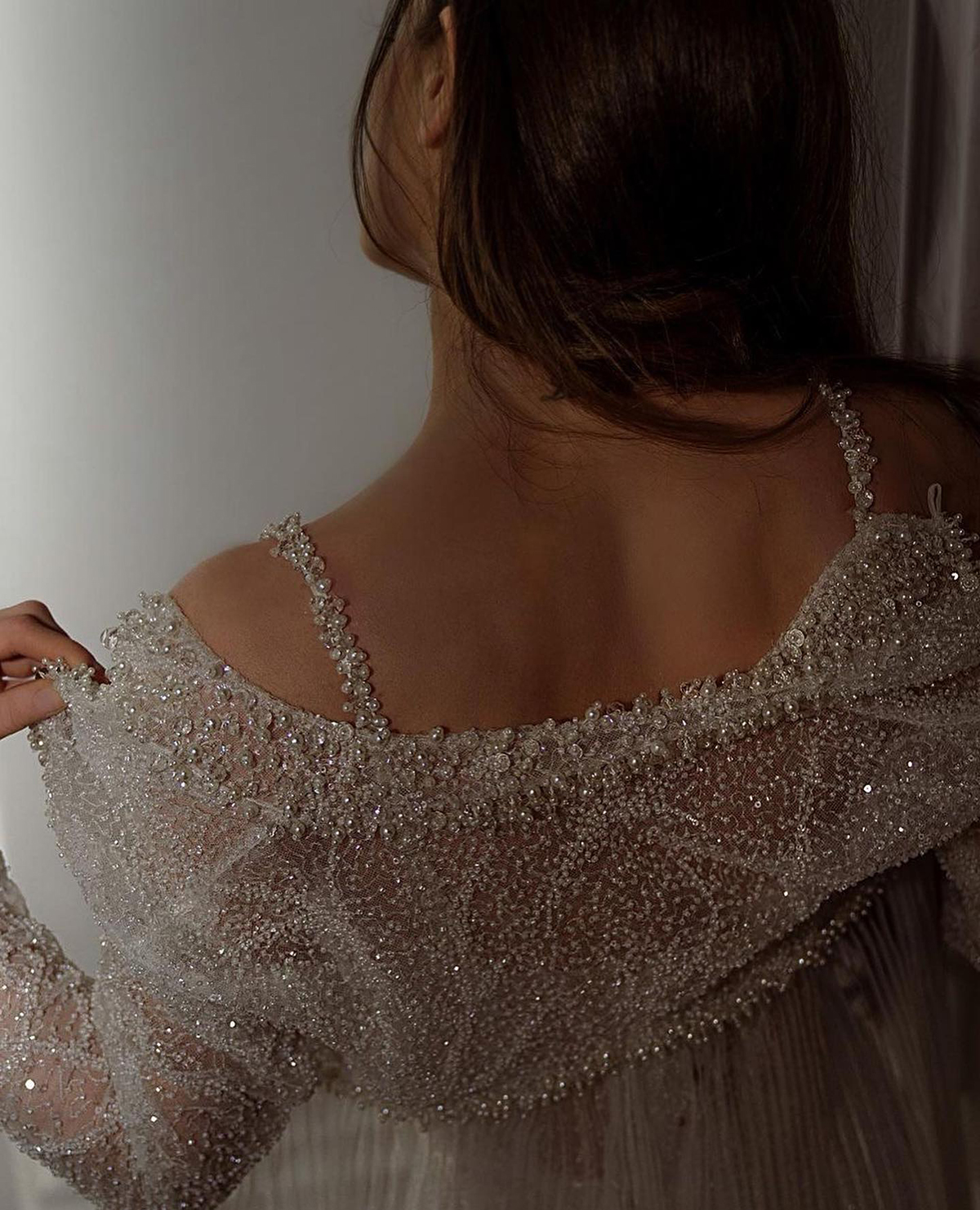 Sparkly Spaghetti Straps Mermaid Wedding Dress Sequined Pearl Bridal Gowns With Cape Sequins Sweep Floor Bride Dresses