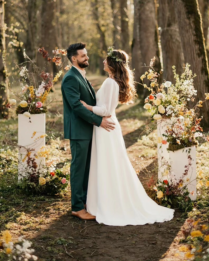 Elegant Satin Wedding Dresses V Neck Long Sleeve Bridal Gowns Sweep Train A Line Beach Boho Bride Dress Vestidos De Noiva