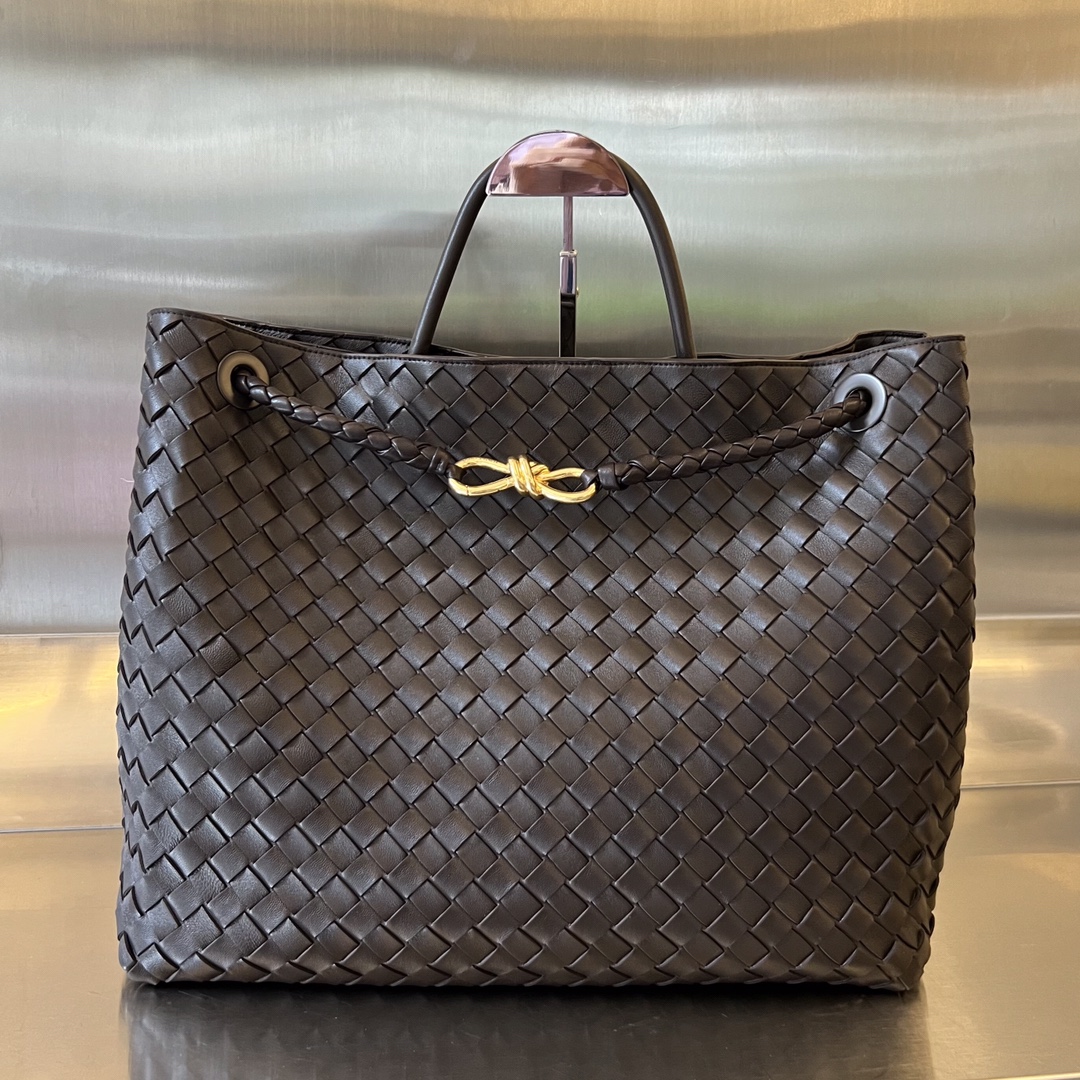 2025 Designer Buckle woven Handbag Intrecciato Leather Braided Womens Portable Shoulder Crossbody Bag Document handbags Purses luxury brand