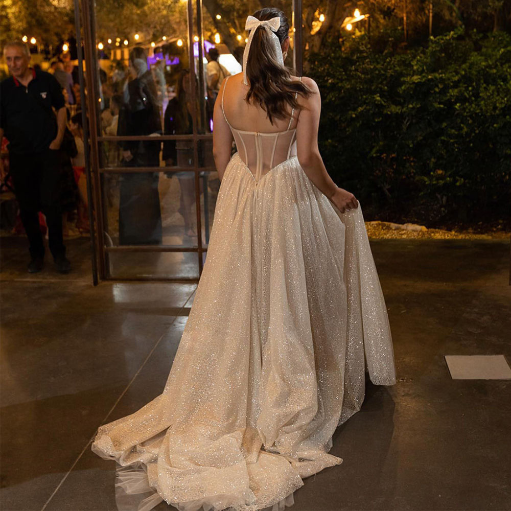 Stunning Sequined Spaghetti Straps Wedding Dresses Bridal Dress Lace Appliques Glitter Wedding Gown with Overskirt