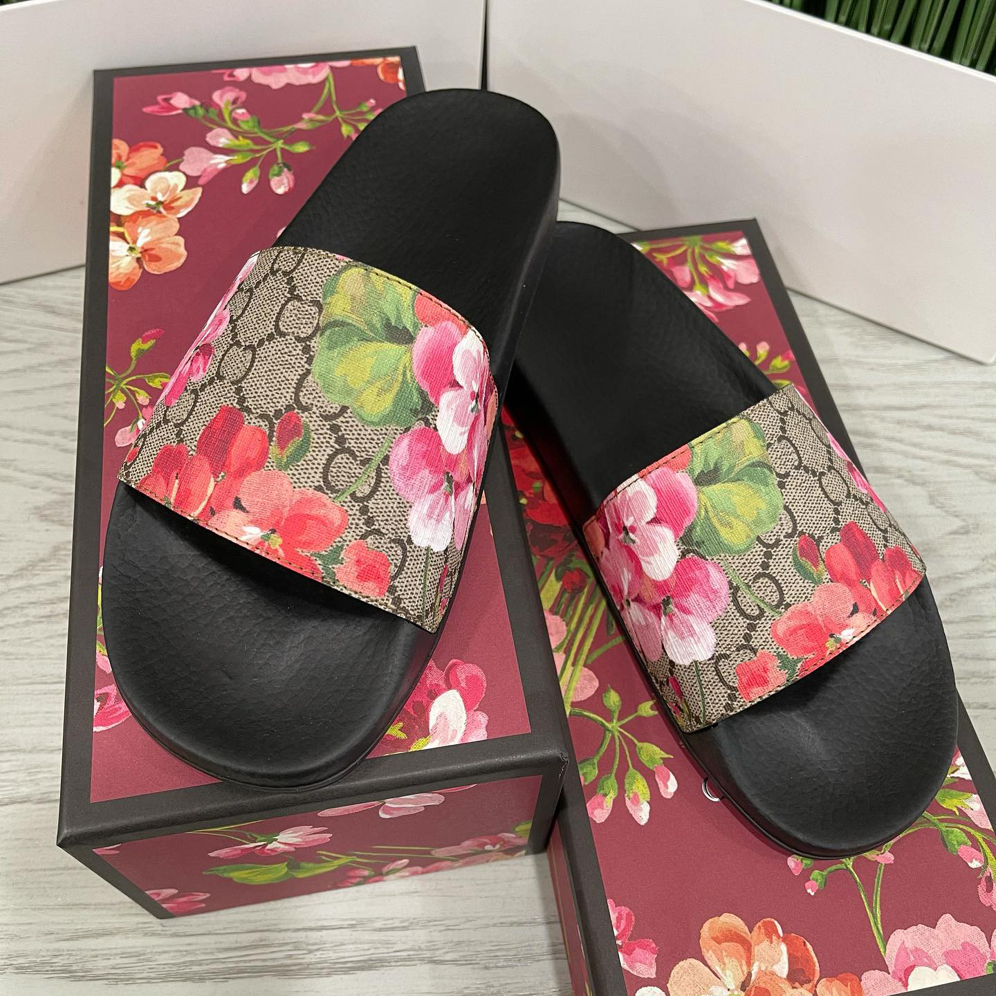 designer Sandals Italy Slippers paris New Rubber Slides Floral Brocade Women Men Slipper Flat Bottoms Flip Flops Womens Fashion Striped Beach 2024