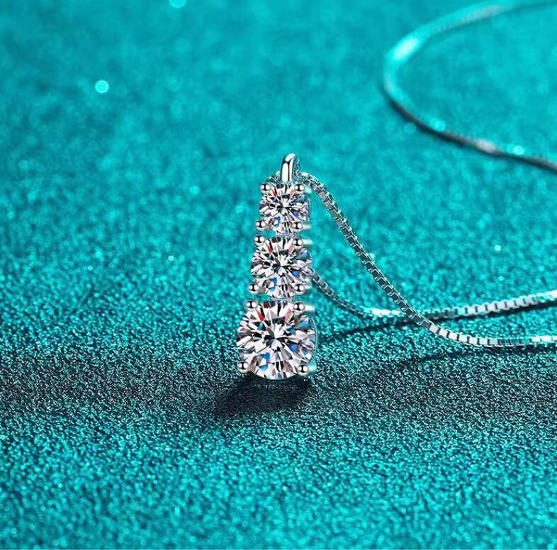 1.8CT Choucong Brand Moissanite Diamond Necklace for Woman Wedding Jewely Real 100% 925 Sterling Sliver 18k White Gold Three Stones Pendant Gift