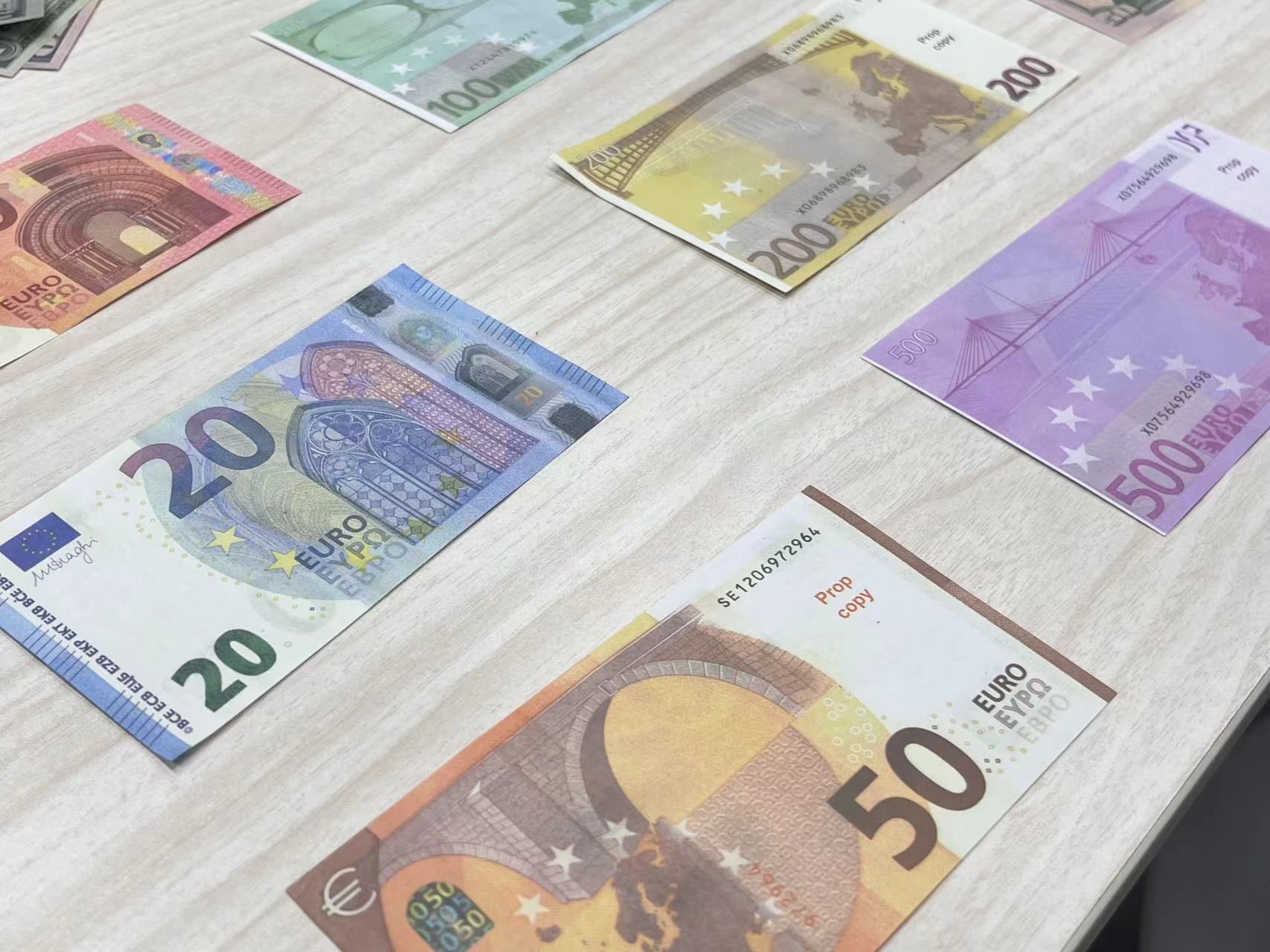 Copy Money Actual 1:2 Size Fake Bill Props Toys Gun Paper Bar Atmosphere Stage Birthday Party Rnclw