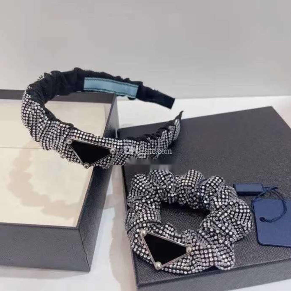 Hair Clips Barrettes Headbands Full Diamond Designer Headbands Metal Triangle Headband Women Night Club Hair Hoop Sparkle Crystal Hairpin Wholesale