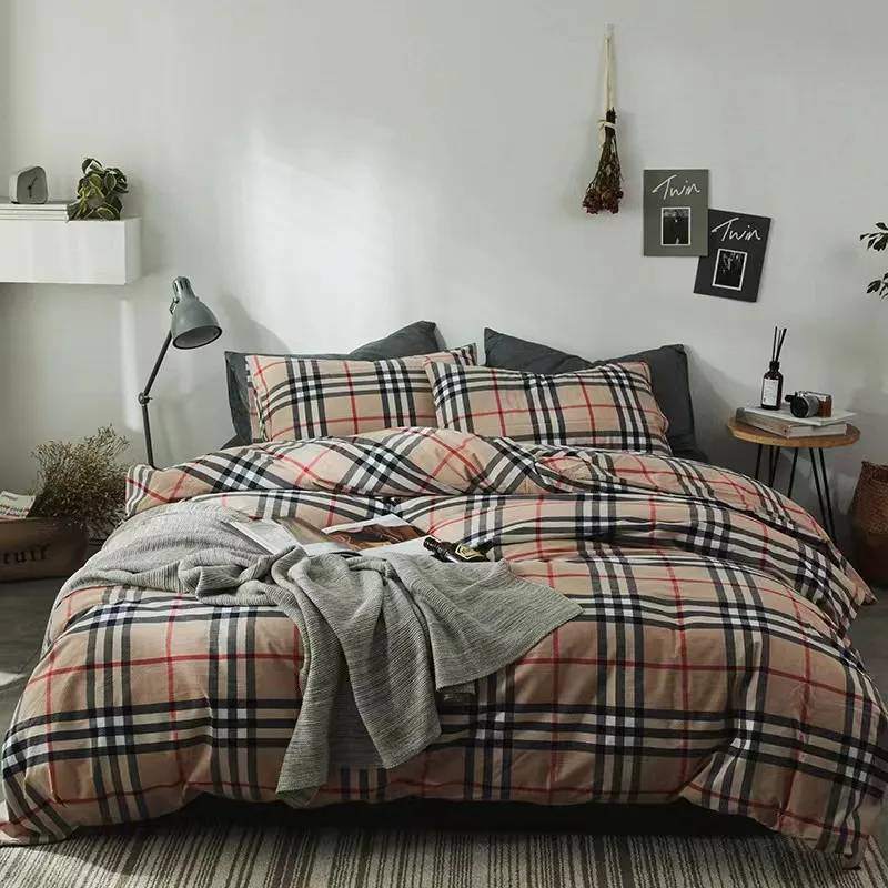 Designer bedding sets Classic Elegant stripes bedding bed sheet checkered 4pcs comforter set pillow cases luxury bedroom home decorations