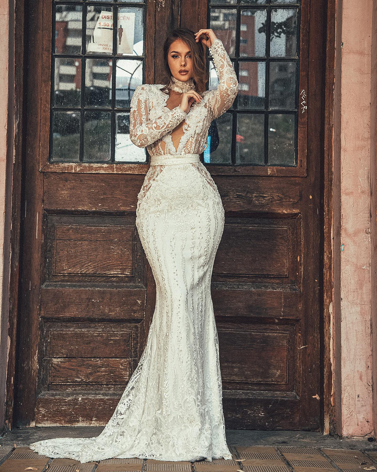 Elegant Mermaid Wedding Dresses With Belt For Women High Collar Long Sleeves Bridal Gowns Pearls Appliques Backless Sweep Train Dress Custom Made