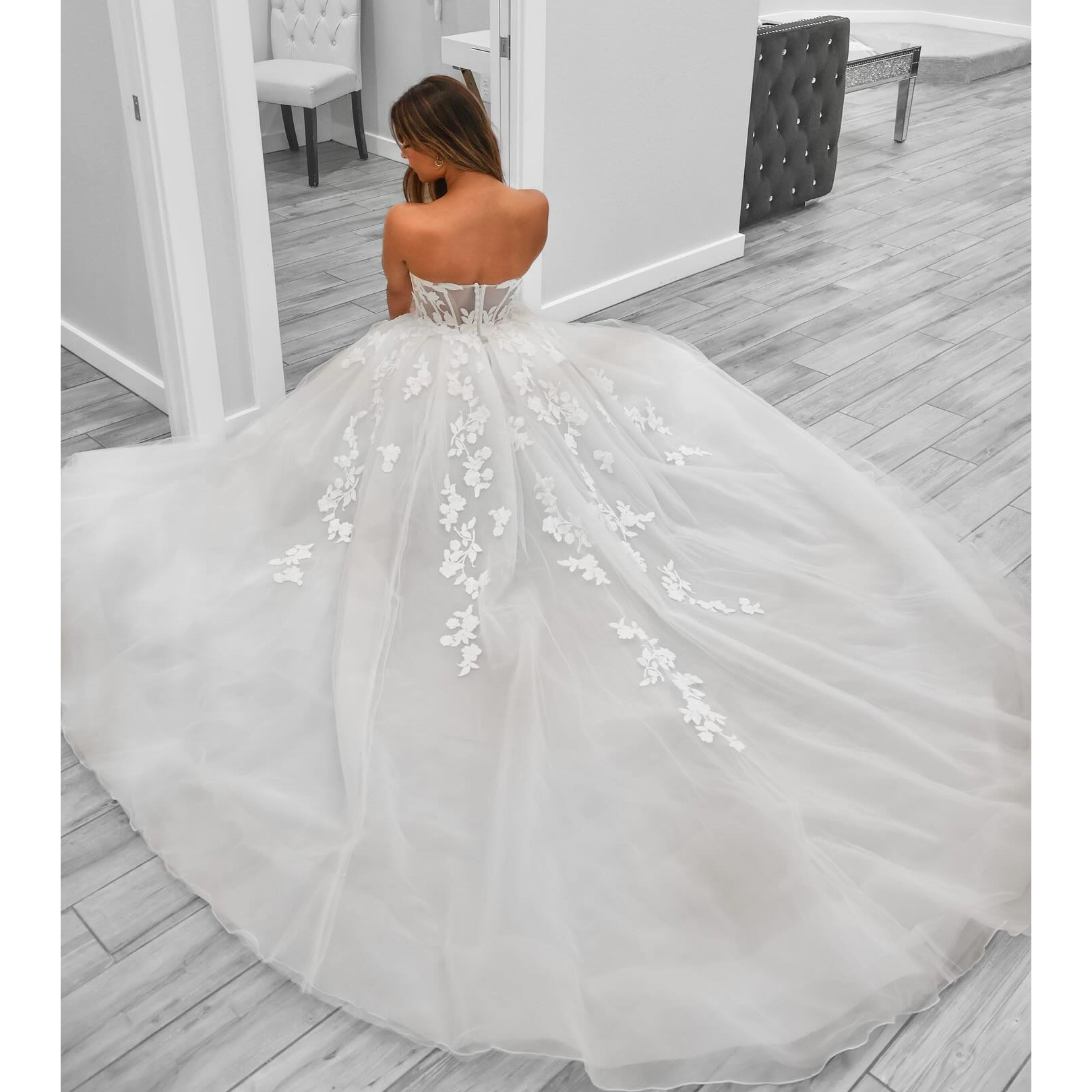 Tulle A Line Wedding Dresses Appliques Strapless Sweetheart Beach Bridal Gowns Side Split Sexy Bride Dress Vestidos De Novia 0521
