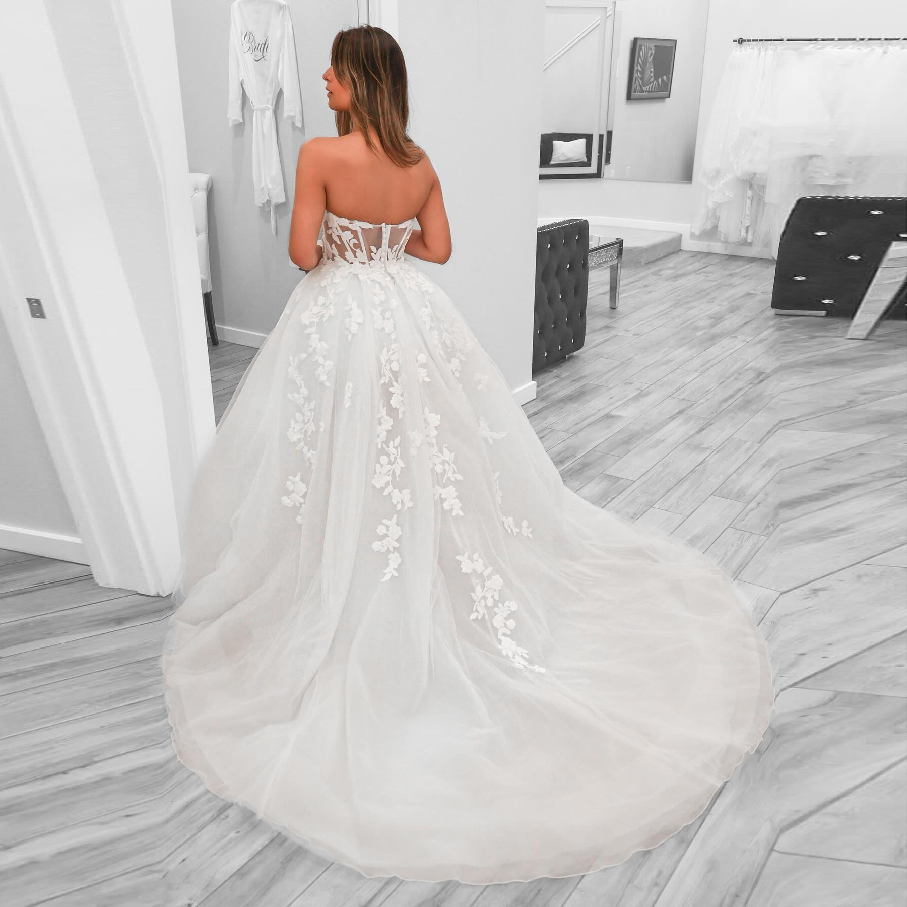 Tulle A Line Wedding Dresses Appliques Strapless Sweetheart Beach Bridal Gowns Side Split Sexy Bride Dress Vestidos De Novia 0521