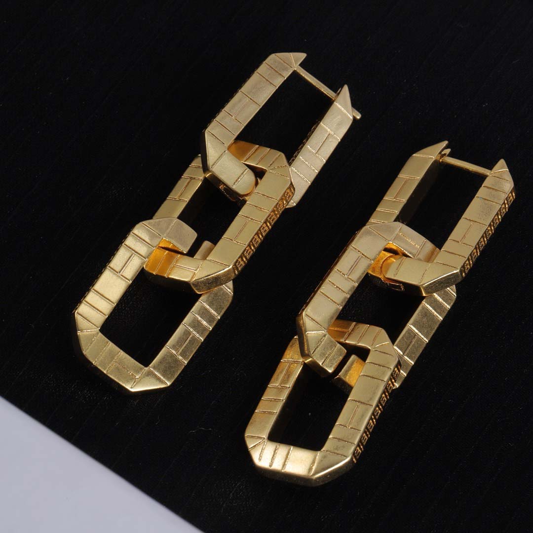 18K gold ladies fashion glamour earrings personality high quality designer earrings parties nightclubs Christmas Valentine's Day birthday gifts