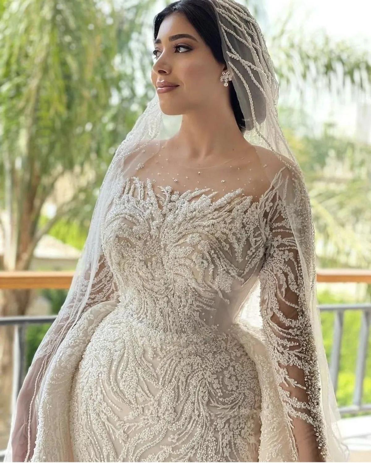 Appliques Exquisite Lace Mermaid Bridal Gowns With Bow Overskirts Wedding Dress Beaded Custom Made Bride Dresses Vestido De Novia es
