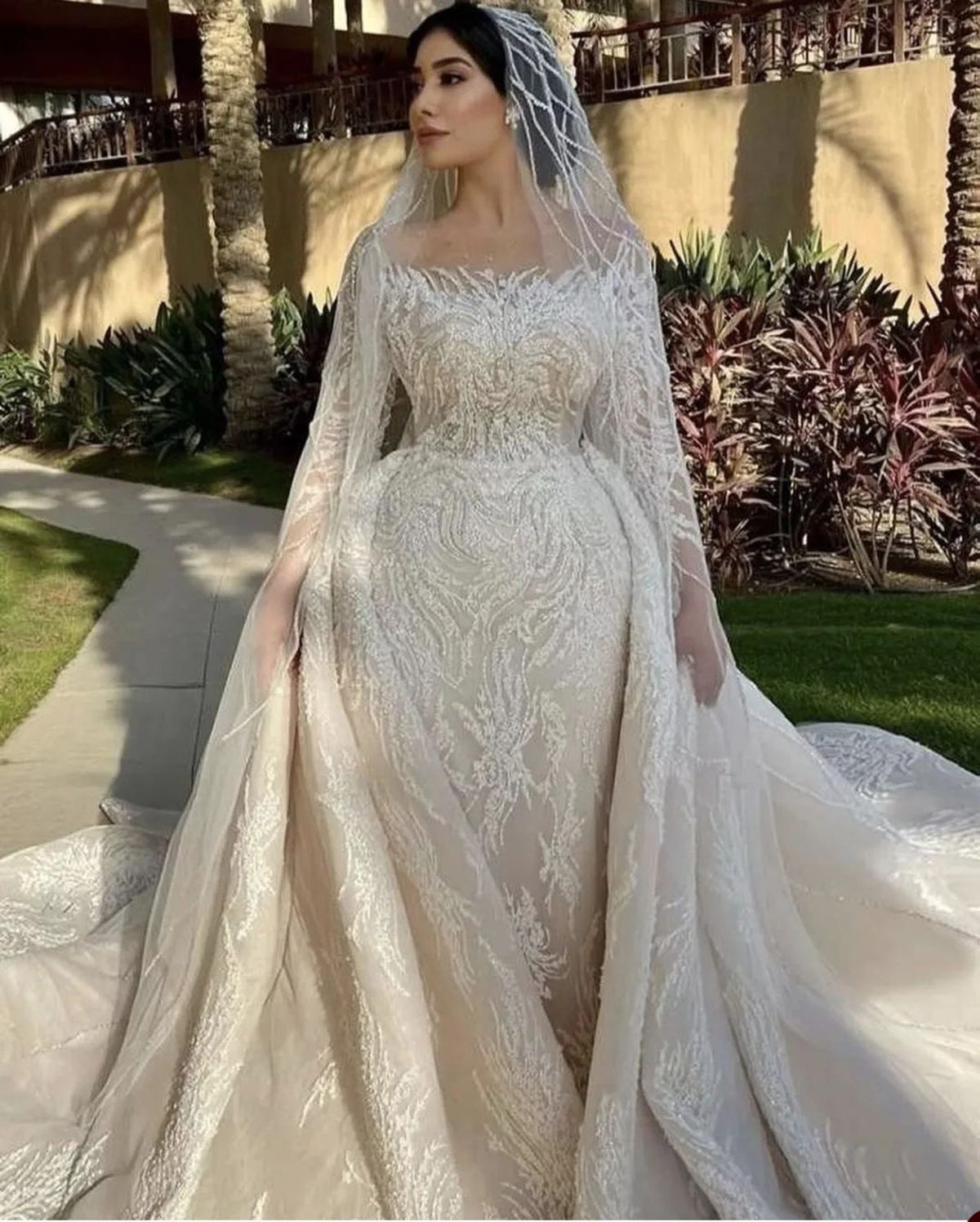 Appliques Exquisite Lace Mermaid Bridal Gowns With Bow Overskirts Wedding Dress Beaded Custom Made Bride Dresses Vestido De Novia es