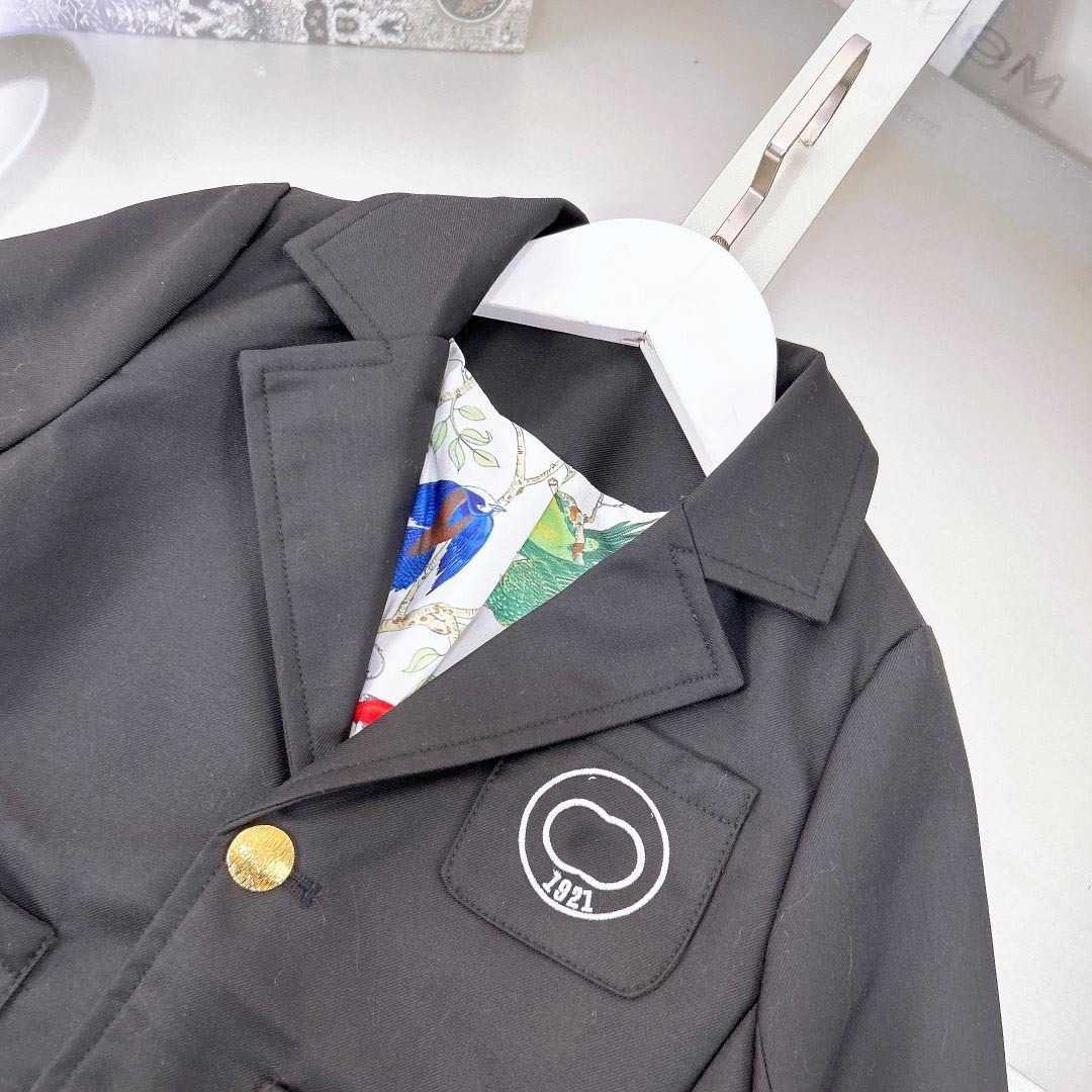 Brand baby Tracksuits Colorful printed lining KIds formal dress Size 100-150 Embroidered logo suit jacket and pants