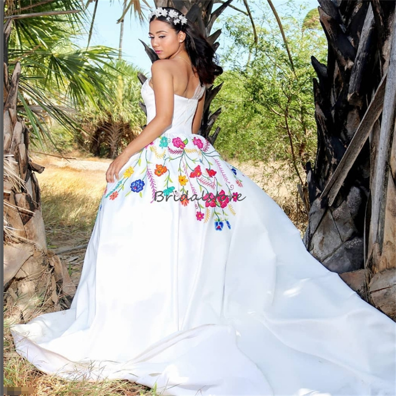 Colorful Mexican Emboridery Wedding Dress Sexy One Shoulder A Line Celtic Gatsby Bridal Dress White Tulle Country Bride Bohemian Robe De Mariee V Neck