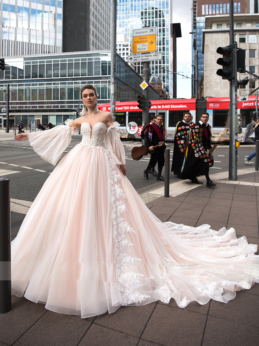 Romantic Ball Gown Wedding Dresses 2024 Sweetheart with Lace Appliques Beaded Bridal Dress Detachable Sleeve Tulle vestidos de novia