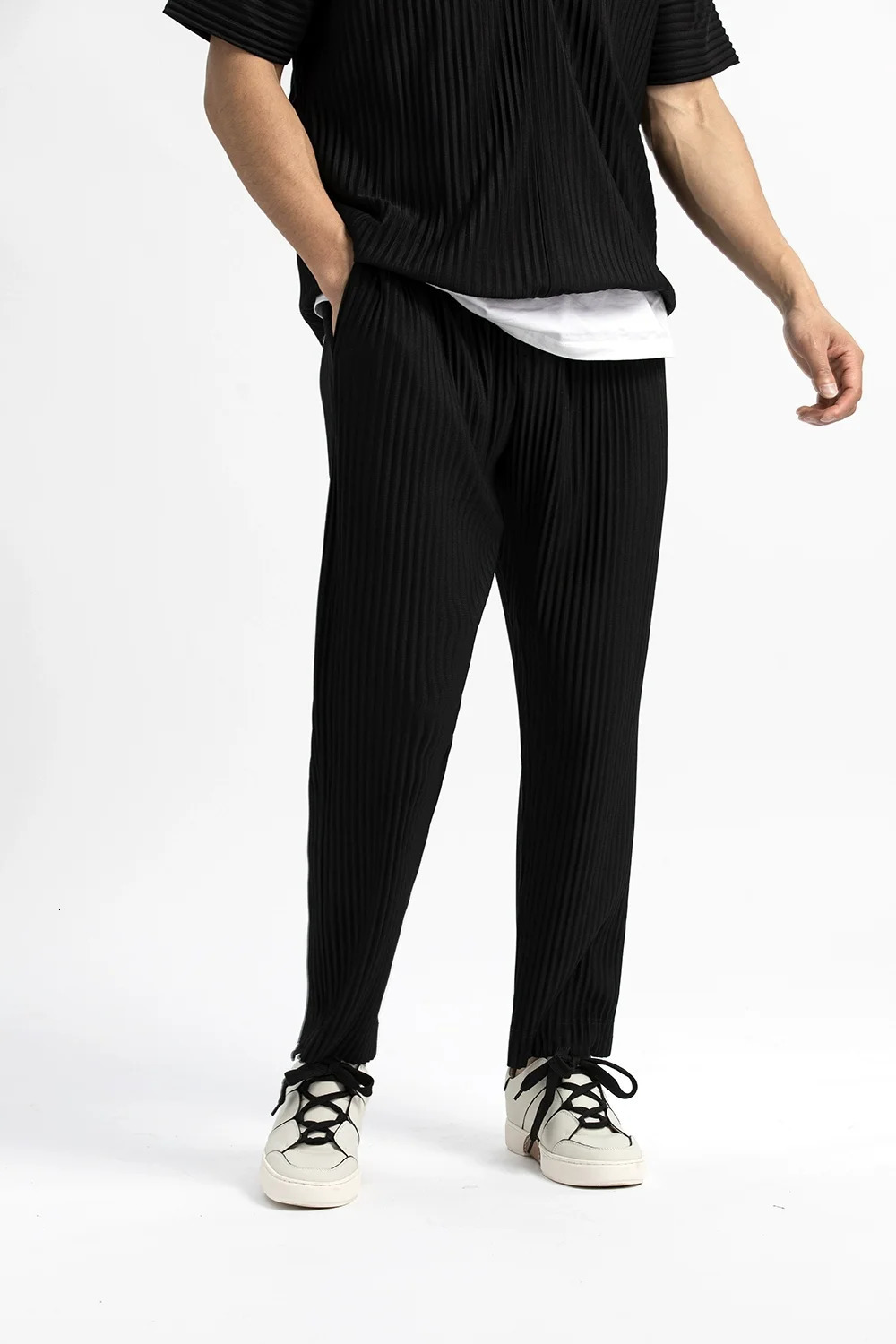 Miyake Pleated Pants For Men Casual Japanese Streetwear Fashion Style Trousers Baggy Wild 240122