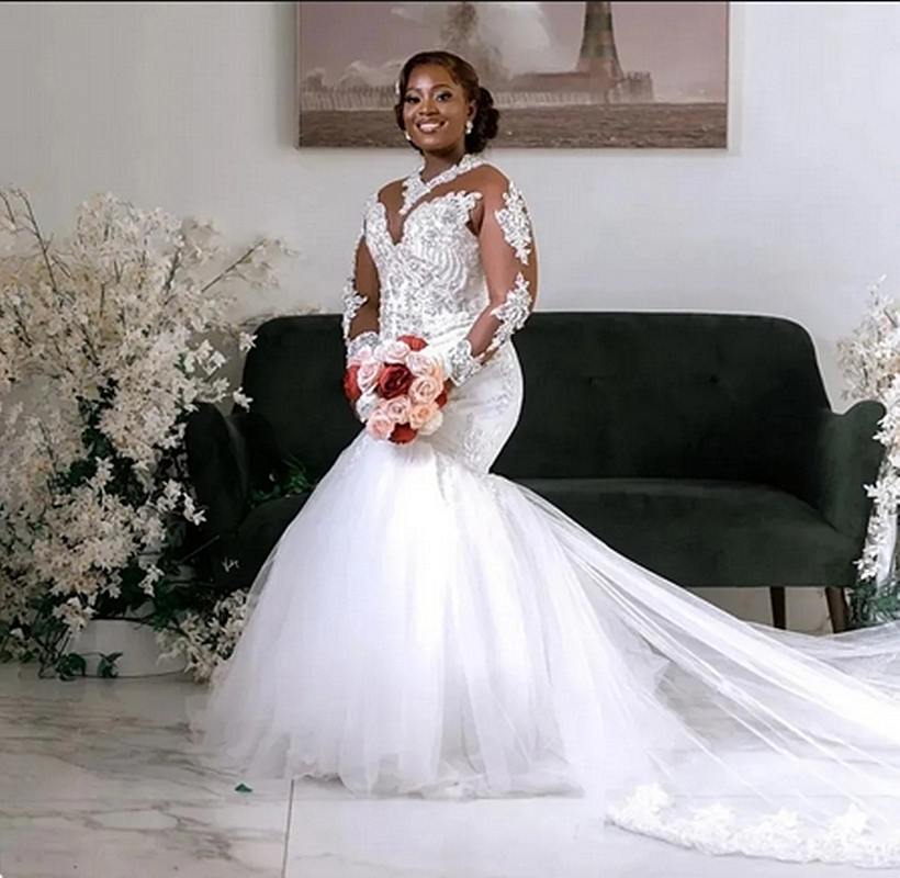 Crystal Beaded Mermaid Wedding Dresses Lace Appliques Long Sleeves African Arabic Luxury Bridal Gowns With Detachable Train