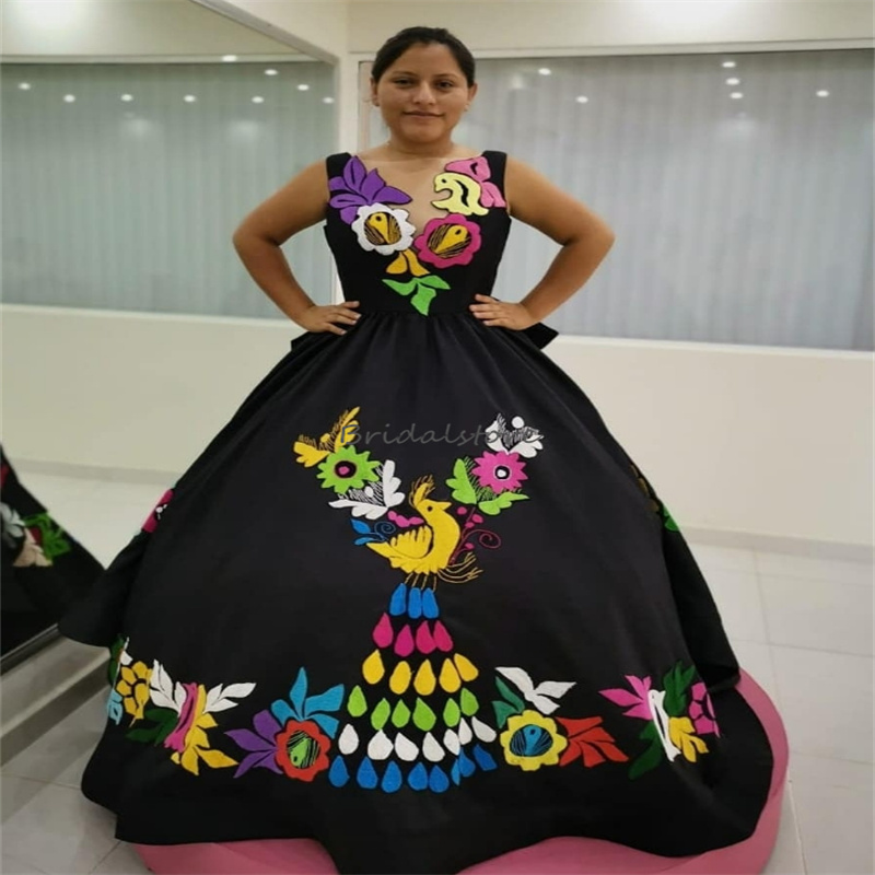 Gorgeous Mexican Quinceanera Dresses With Colorful Embroidery Fifteen Birthday Dress Vestido De Xv Debutante Backless Gothic Robe De Mariage Sweet 16 