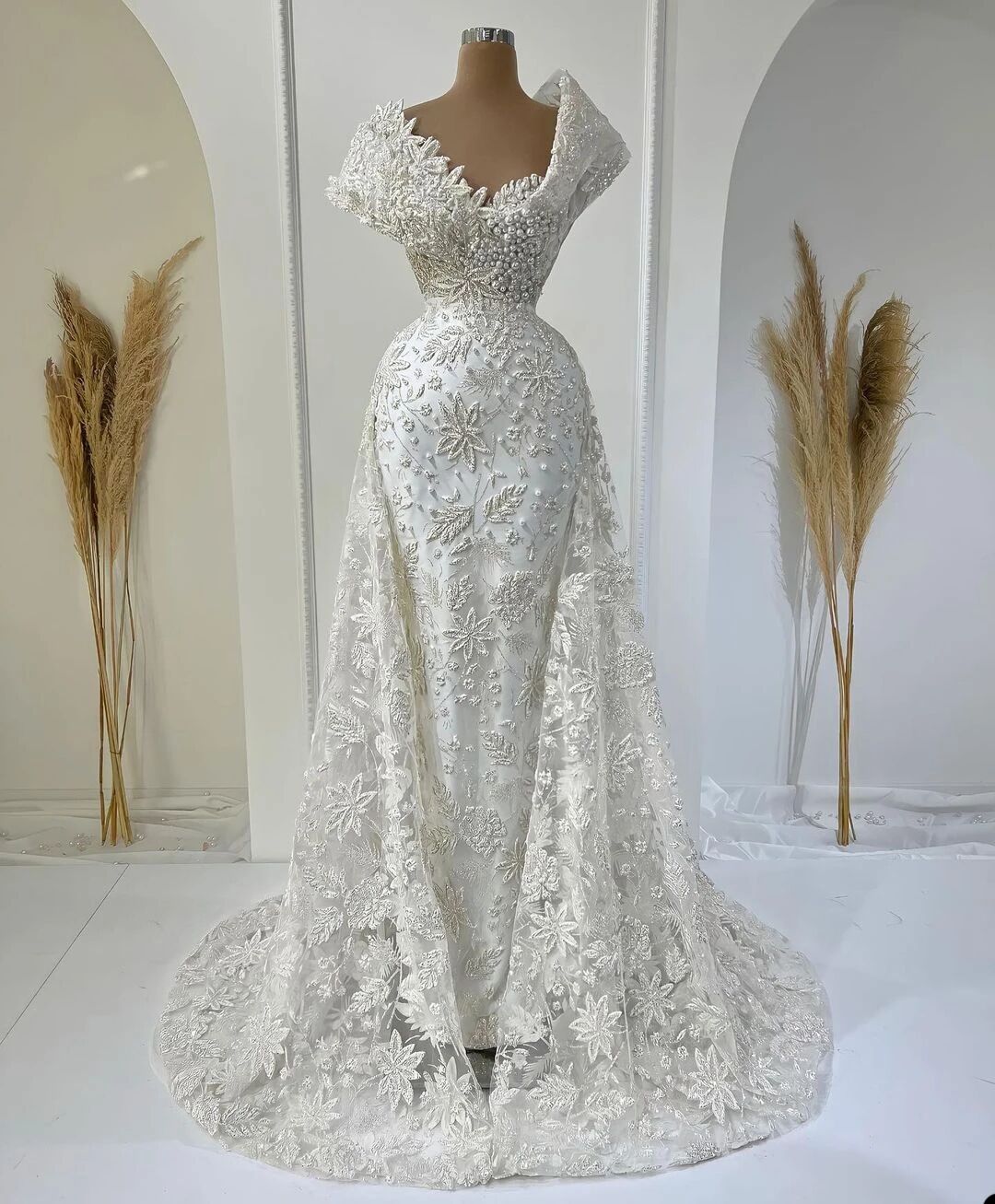 Plus Size Mermaid Wedding Dress Arabic 3D Flowers Beads V Neck Sexy Bridal Gowns Charming Pearls Formal Bride Dresses Custom Made 0505