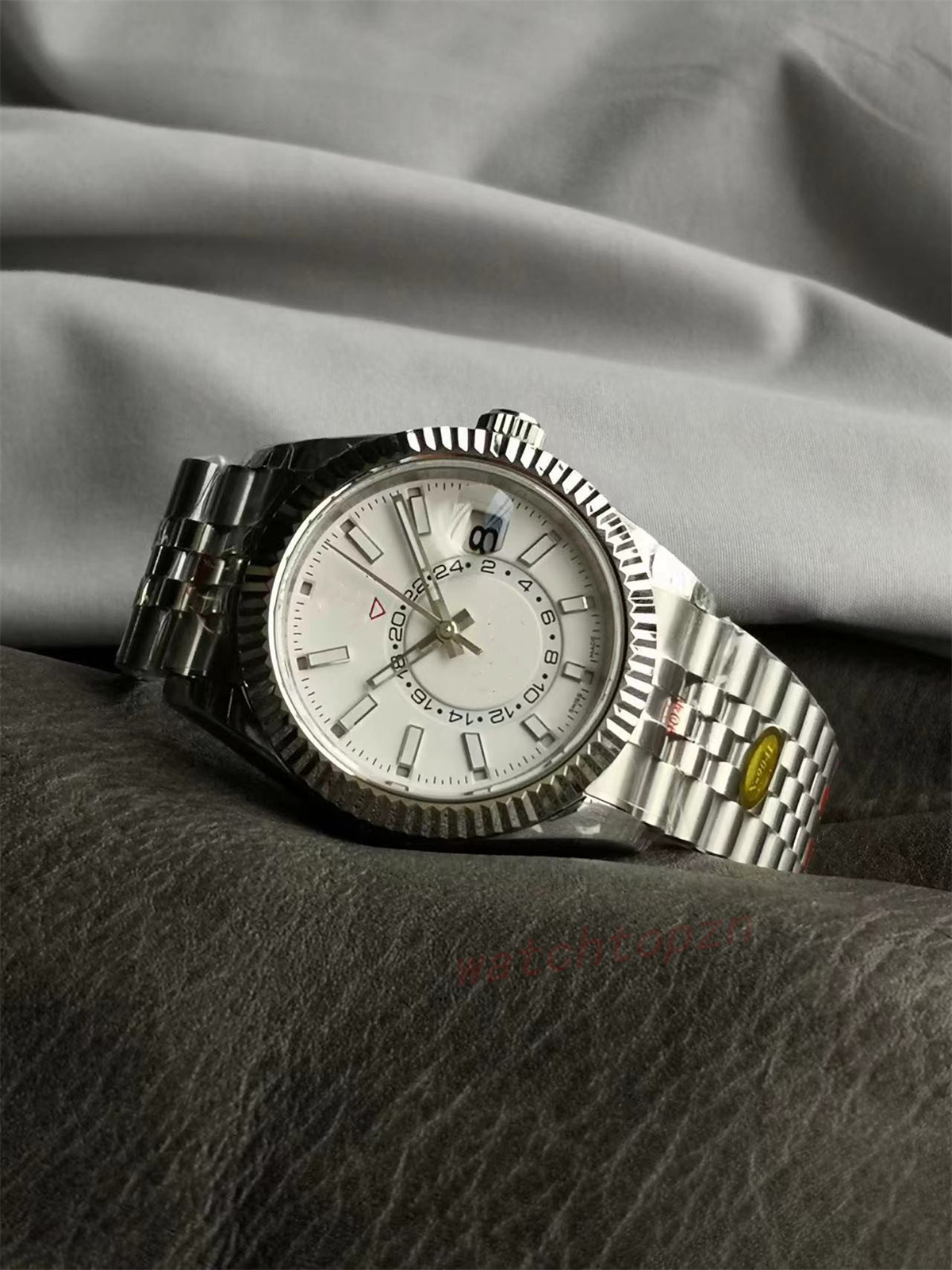 NF9001 movement Moon phase, date, rotating calendar, dual time zone 904L super ice blue luminous 42mm*14.3mm 2024