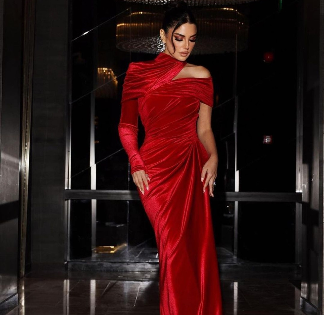 Elegant Long Red Velvet Evening Dresses with Slit Mermaid Celebrity Dresses One Shoulder Robe De Soiree Watteau Train Zipper Back Pleated Formal Gowns