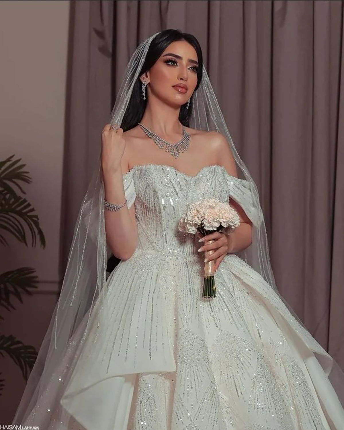 Glamorous Sequins Princess Wedding Dresses Off Shoulder Bridal Ball Gowns Short Sleeve Bride Dresses Custom Made Plus Size