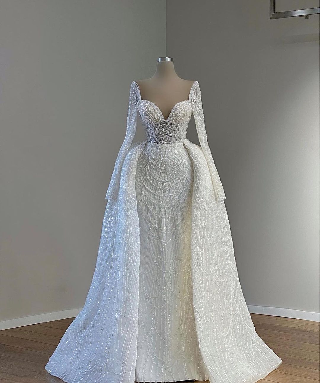 Gorgeous Mermaid Wedding Detachable Train Pearls Sequins Bridal Gowns Beaded Long Sleeve Bride Dresses Custom Made
