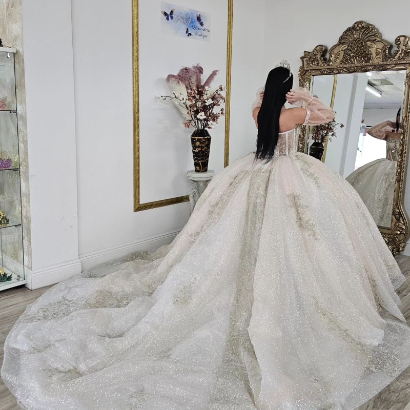 Ivory Puffy Princess Quinceanera Dresses 2025 Vestidos De Anos Lace Applique Beads Pageant Girls Sweet 15 16 Birthday Party Formal