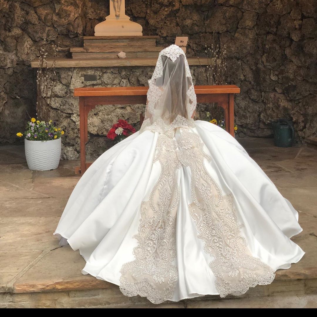 2024 Lovely Flower Girls Dresses For Weddings Long Sleeves High Neck Lace Appliques Crystal Beads Princess Kids Birthday Girl Pageant Gowns Sweep Trai