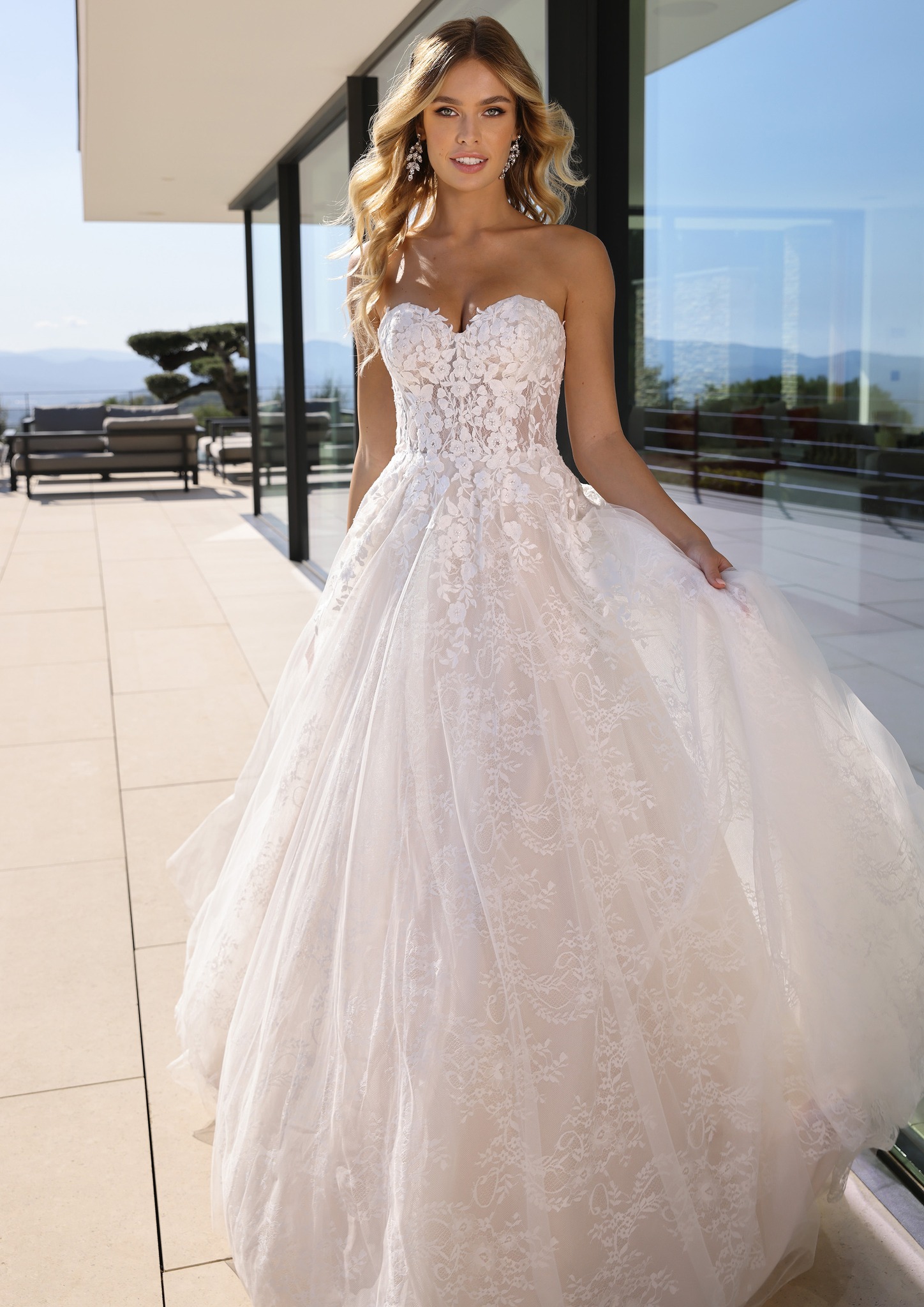 2024 Lace Wedding Dresses Sweetheart Appliqued Bridal Gowns Sweep Train A Line Beach Boho Vestidos De Noiva