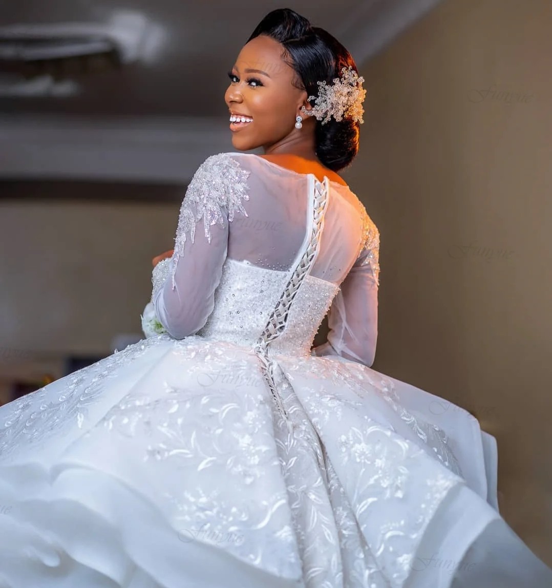 African Gorgeous Wedding Dress Scoop Lace Appliques Beads Sequins Ball Gown Bridal Formal Gowns New Arrival Robe De Mariage Vestido De Noivas s