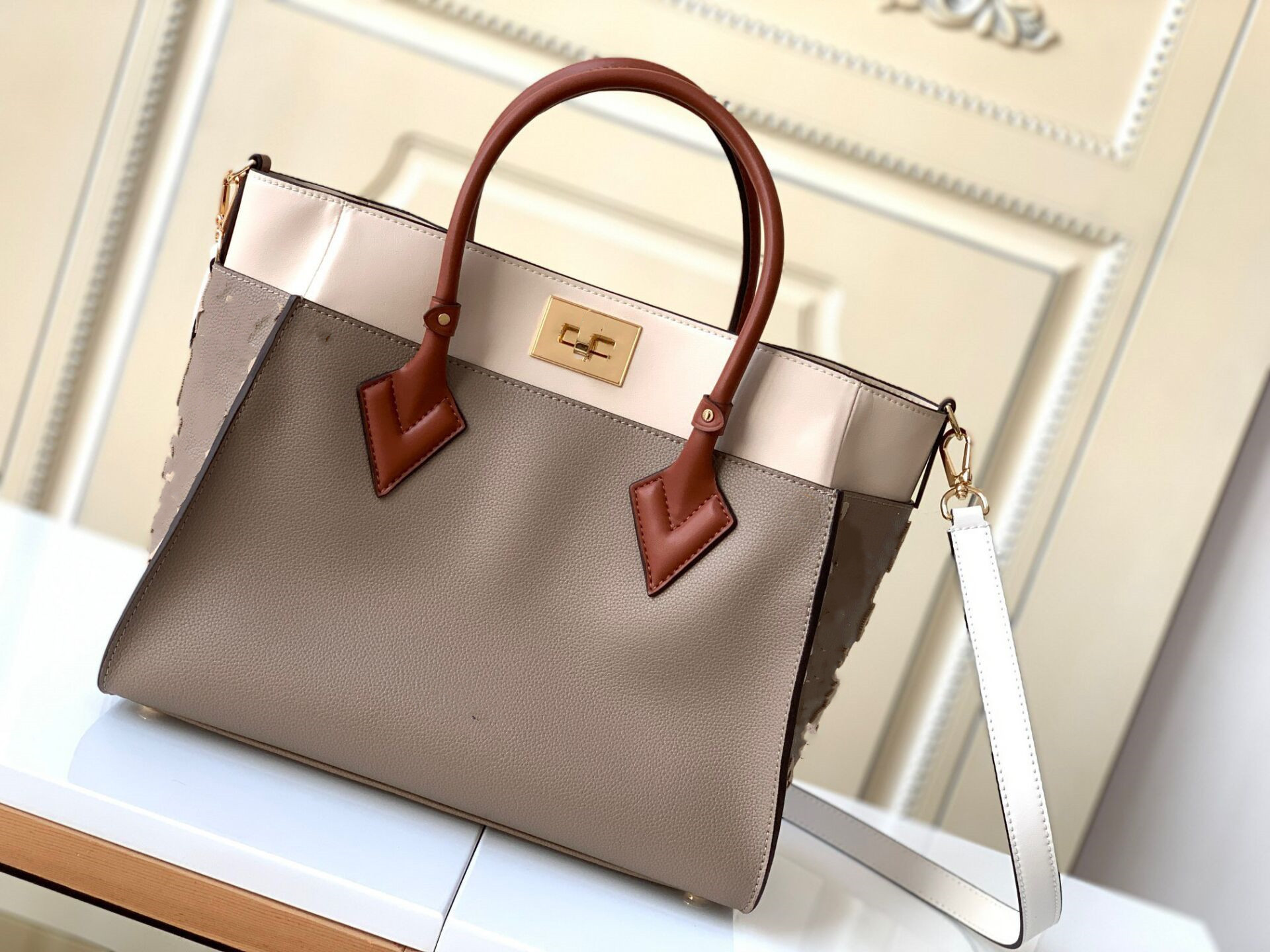 10A Mirror quality Lamb leatherDesigner Crossbody Bag Luxury Shoulder Bag Genuine Leather Woman suede surface HOBO Handbag Internet celebrity saddle bag m53826
