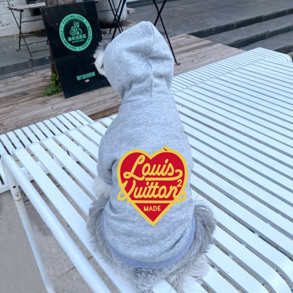 Apparel Designer Dog Clothes Brand Dog Cotton Dog Hoodie Soft Warm Dog Hoodie Sweater with Luxury Heart Pattern Pet Winter Coat Cold Weather Clothes for Small Dog A865