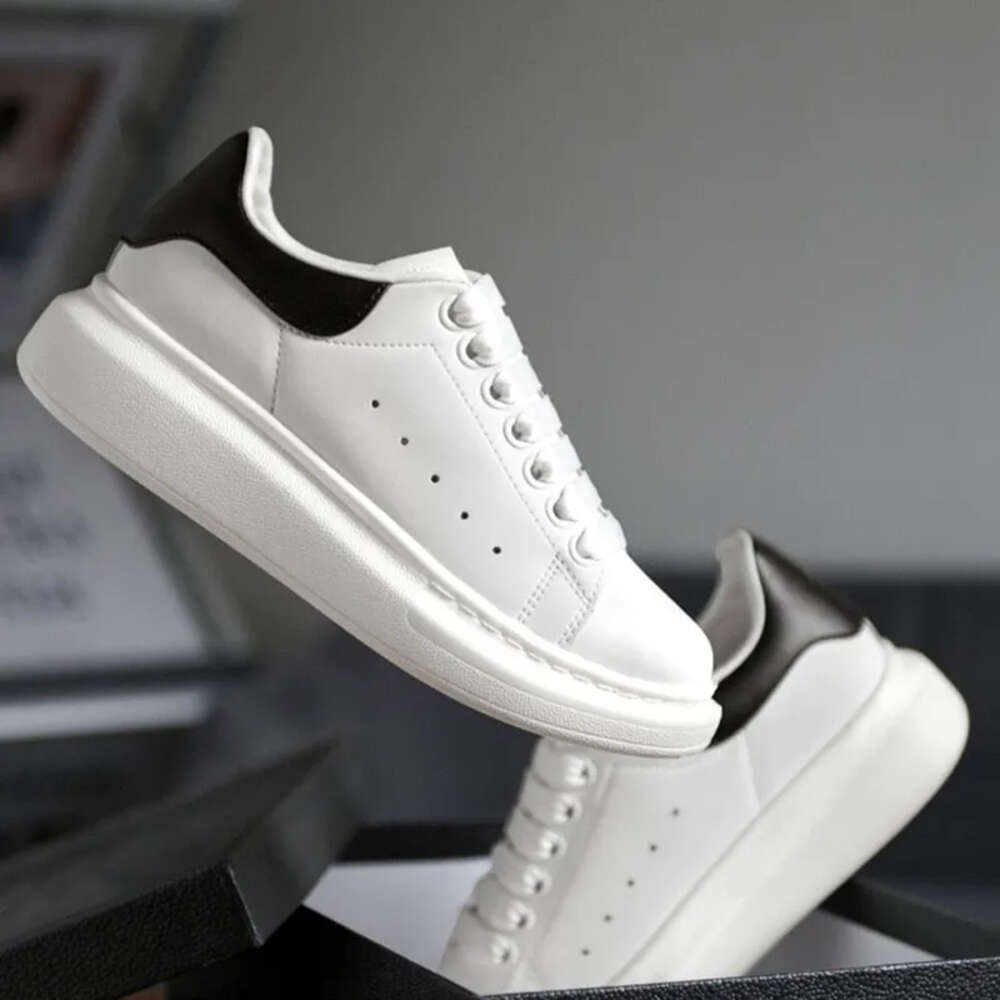 Shoes Deigner Platform Teni Sneaker Thick Bottom Shoe Zapato De Mujer Big Size Women Men Matuke Sole Leather Caual Sport Couple