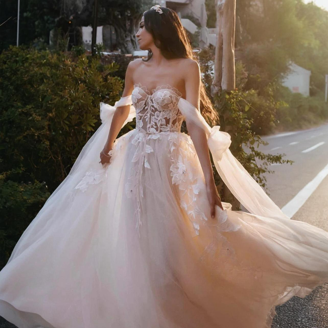 R&W A e Wedding Dresses Off Shoulder 3D wers Appliqued Lace Beaded Draped Bridal Dress Bride Tiered Tulle Marriage for African Arabic Black Women D138
